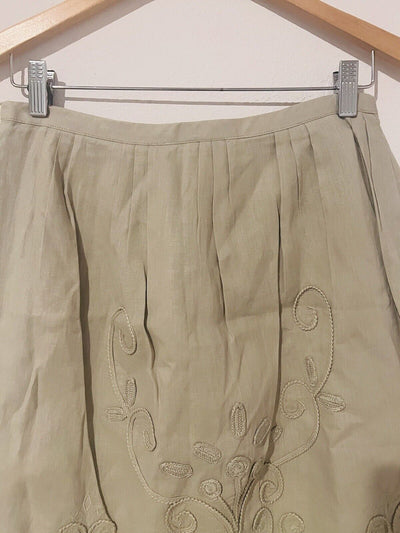 LOFT Ann Taylor Beige 3D Appliqué Skirt Sz 8  Embroidered Crocheted Hem Boho