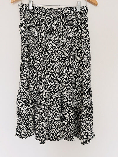 TALBOTS Black/White Spotted Print Ruffle Tiered Skirt Sz M Causal Midi