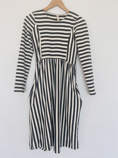 ORANGE CREEK Terry Cloth Dress Sz S Stripped Dark Grey White Pull￼over Pockets
