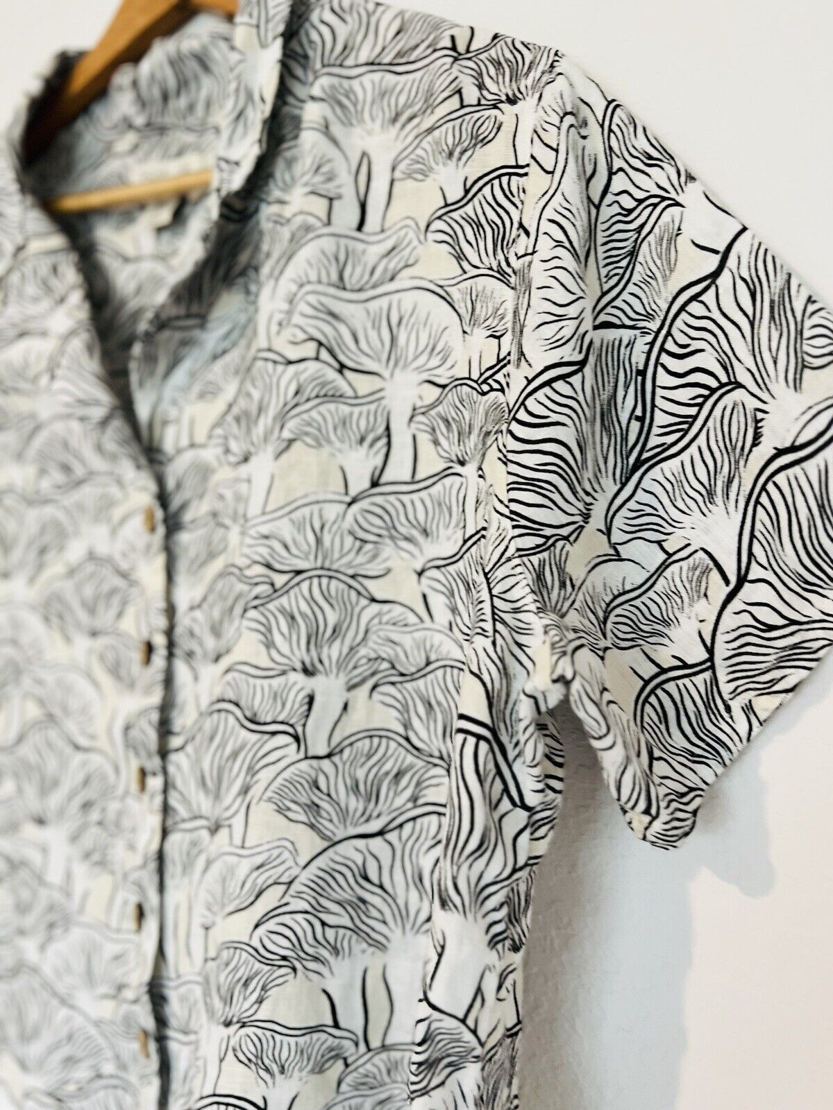 RACHEL ZOE Mushroom Print 100% Linen Botton Shirt Sz L Boxy Relaxed Cropped Boho