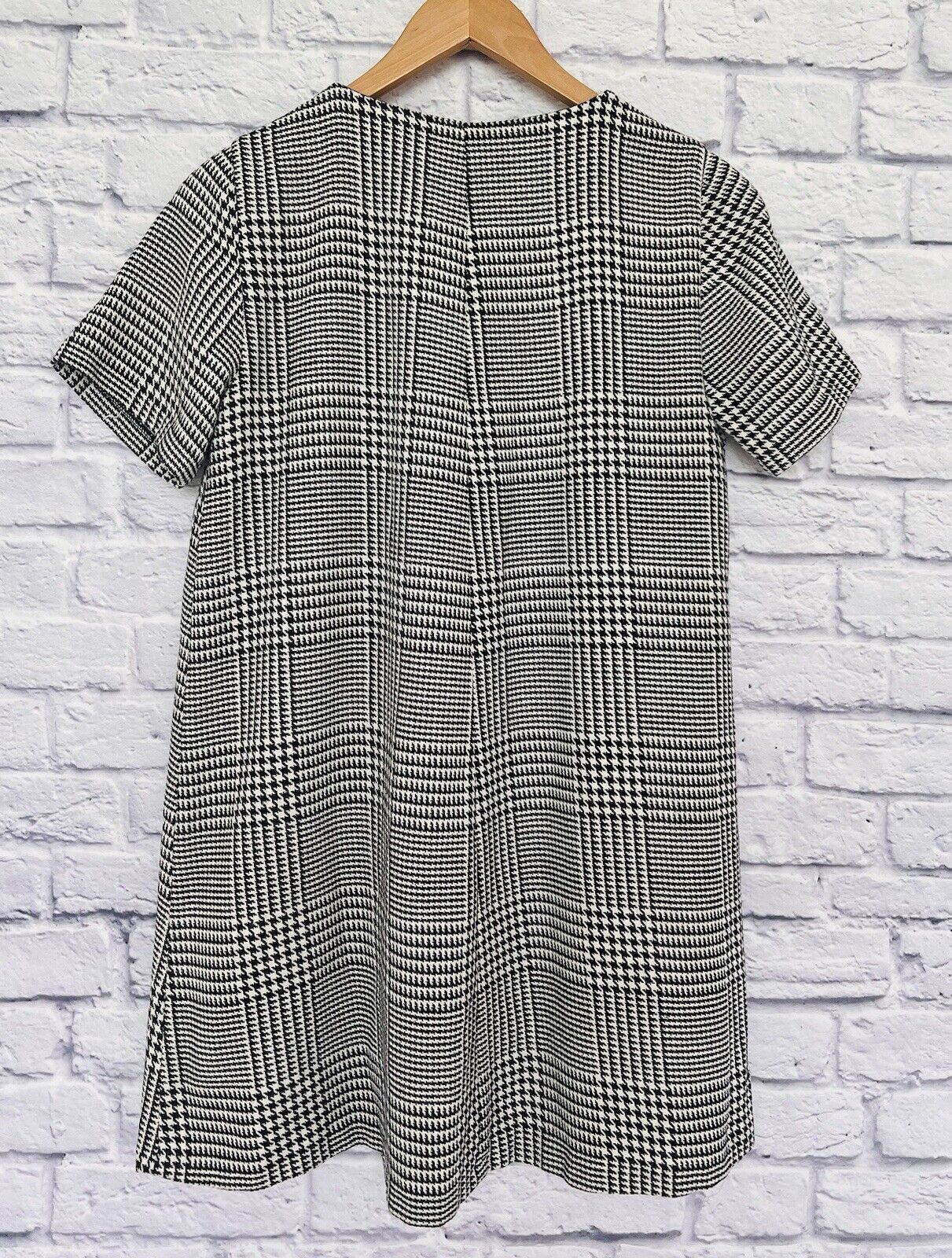 ZARA Black/White Plaid Dress Sz XS TRF Collection Short Sleeve V-Neck Academia
