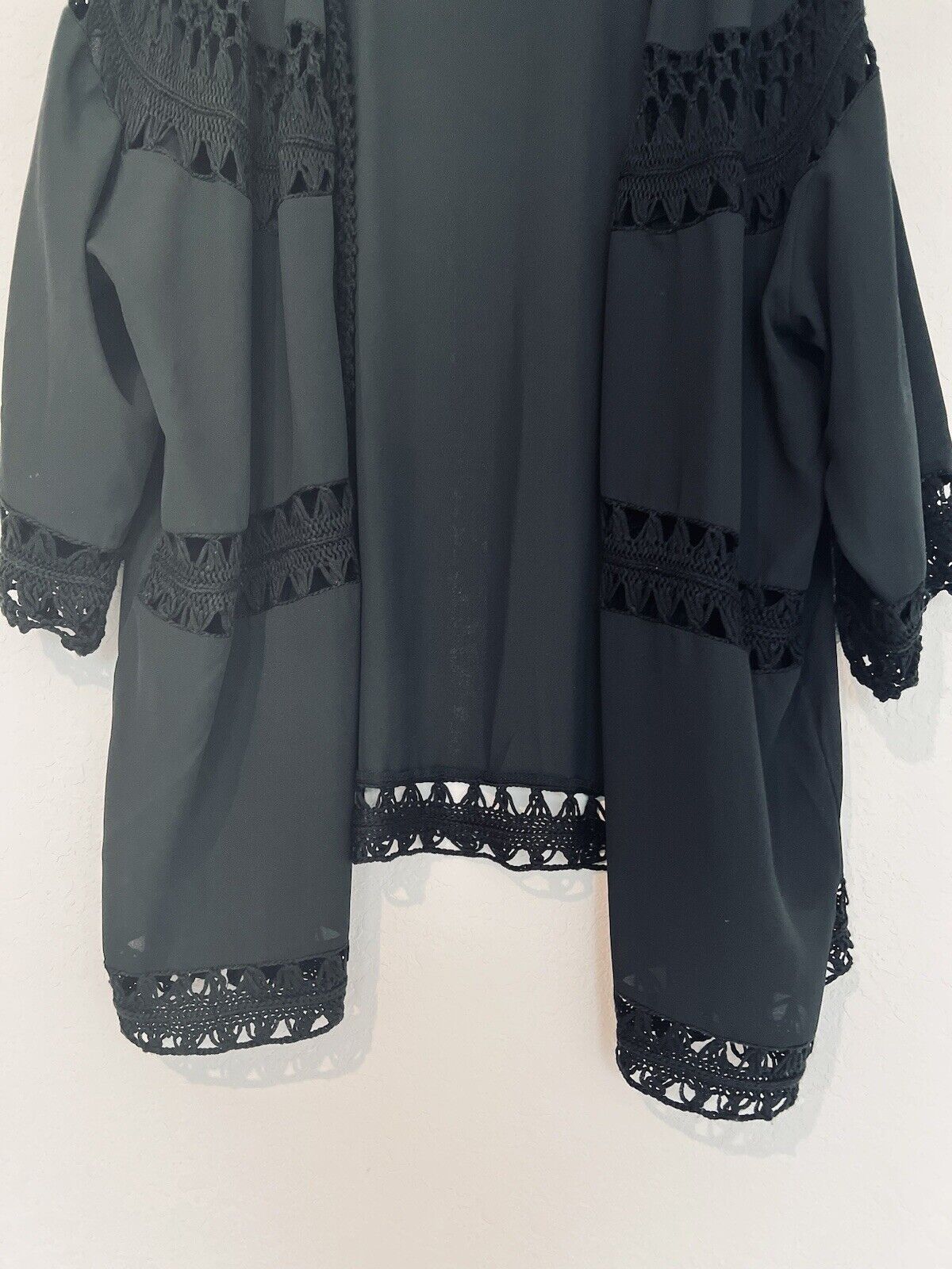 KNOX ROSE Open Front Kimono Cardigan Black Crochet Fringed Lace Trim Boho