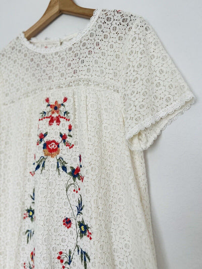 UMGEE Crochet Floral Mini Dress Sz M Ivory Embroidered Cottagecore Boho Western