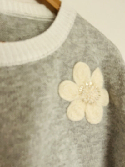 UNBRANDED Daisy 3D Floral Embroidered Sweater Sz S Top Crop Short Sleeve Gray