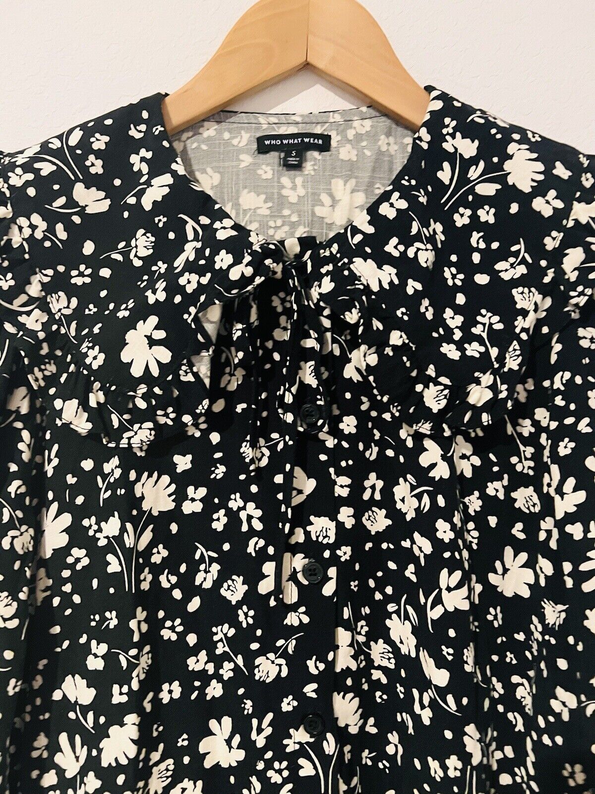 WHO WHAT WEAR Floral Maxi Dress Sz S Tie Collar Ruffle Balloon Sleeves Peasant
