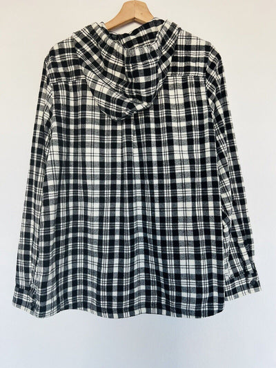 L.L. BEAN Womens Plaid Black Jacket Sz L Zip Up Cotton Hooded Flannel