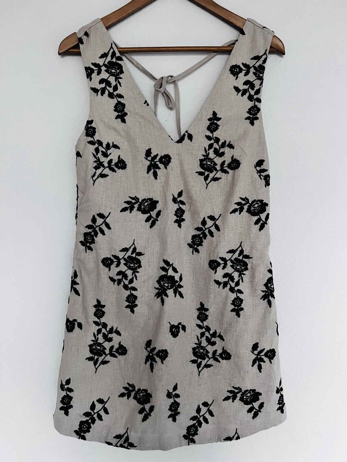 ABERCROMBIE  & FITCH Gray Floral Embroidered Dress Sz XS Linen Blend V-Neck