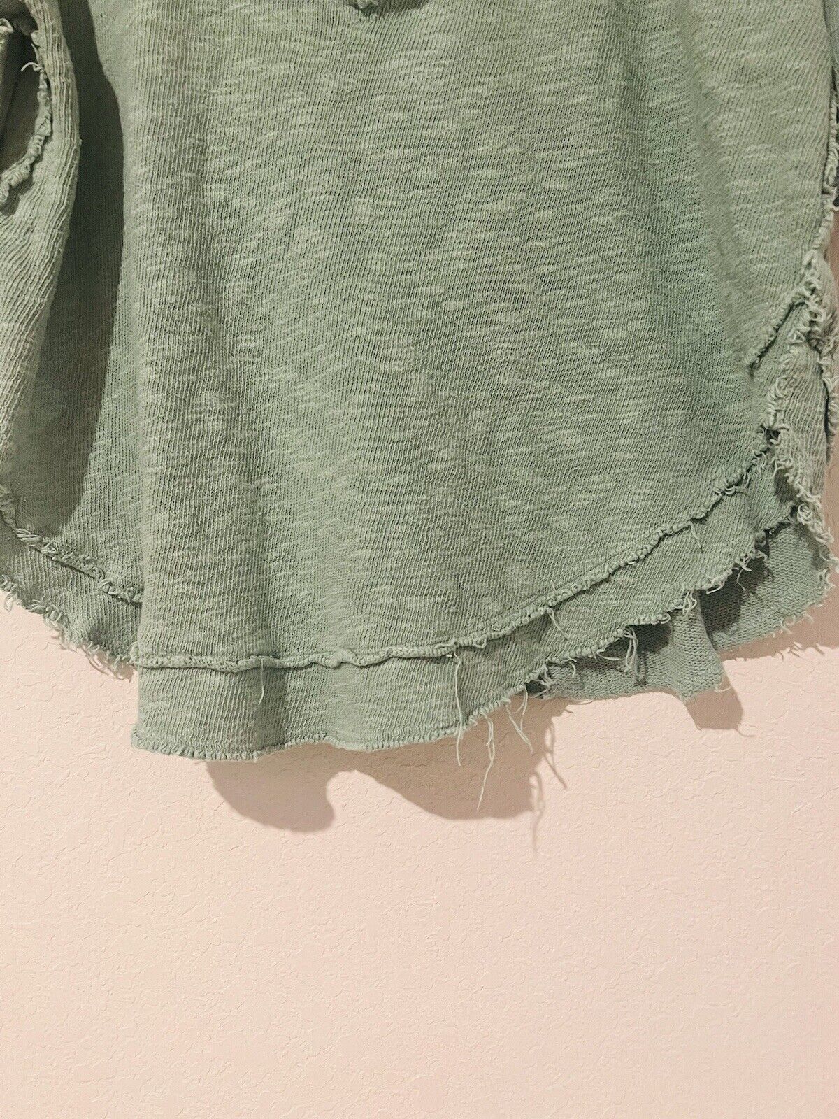 FREE PEOPLE We The Free Slouchy Crop Top Sz S Green Distressed V-Neck Shirt