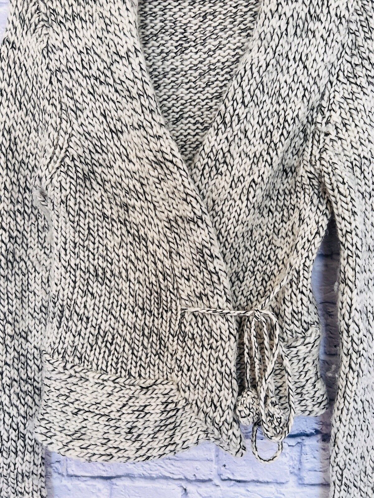 White House Black Market Wrap Front Cardigan  Chunky Sweater Sz XS Wool Blend