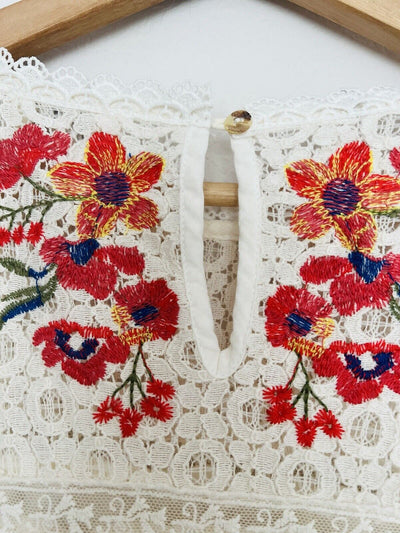 UMGEE Crochet Floral Mini Dress Sz M Ivory Embroidered Cottagecore Boho Western