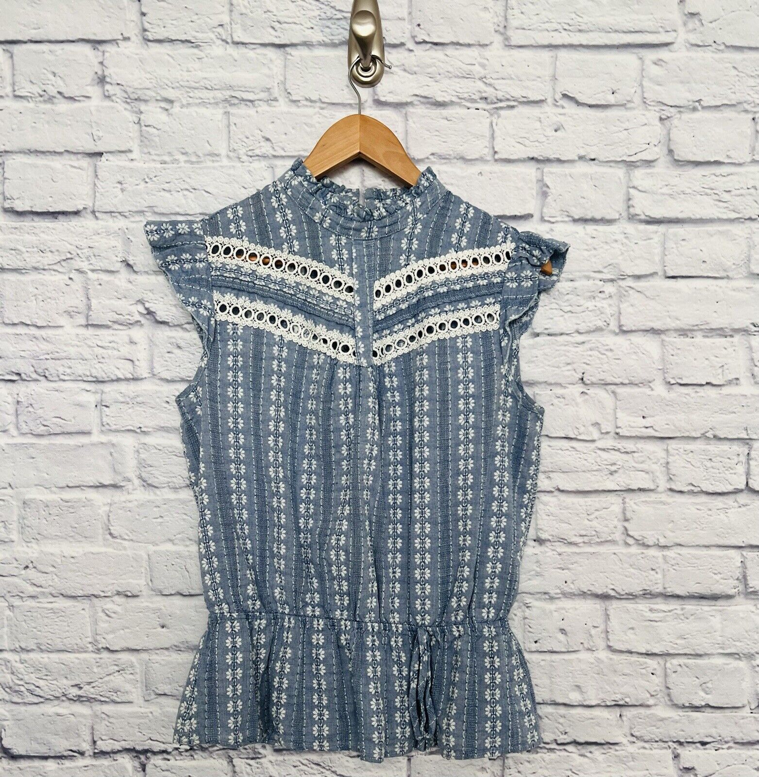 NEW YORK COMPANY Blue Ruffled Cap Sleeve Blouse Womens M Top Boho Western