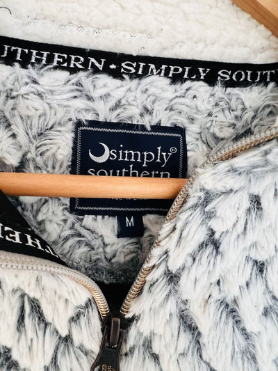 SIMPLY SOUTHERN Fuzzy Sherpa Jacket Sz M Gray Teddy Pullover Cozy 1/4 Zip Coat