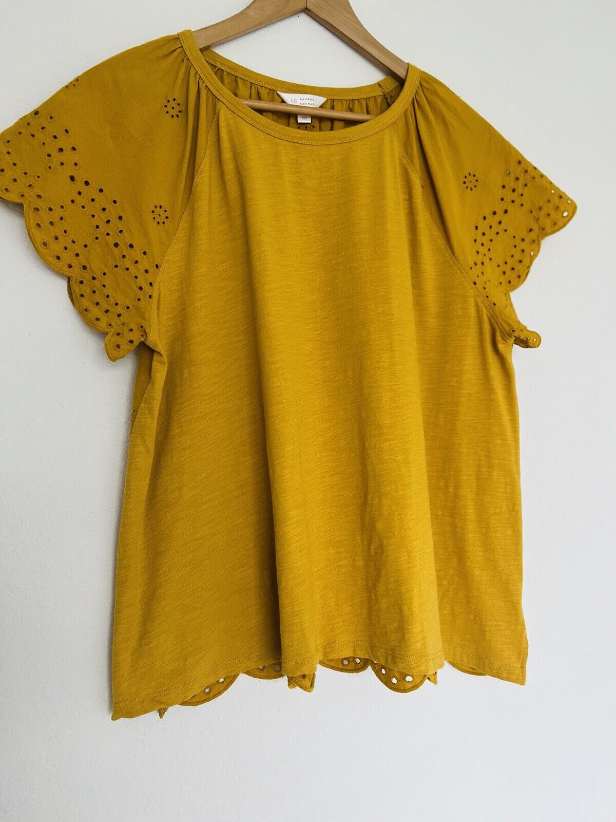 LAUREN CONRAD Gold Eyelet Detail Blouse Sz XL Mix Media Short Sleeve Boho
