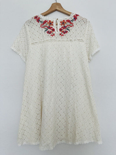 UMGEE Crochet Floral Mini Dress Sz M Ivory Embroidered Cottagecore Boho Western