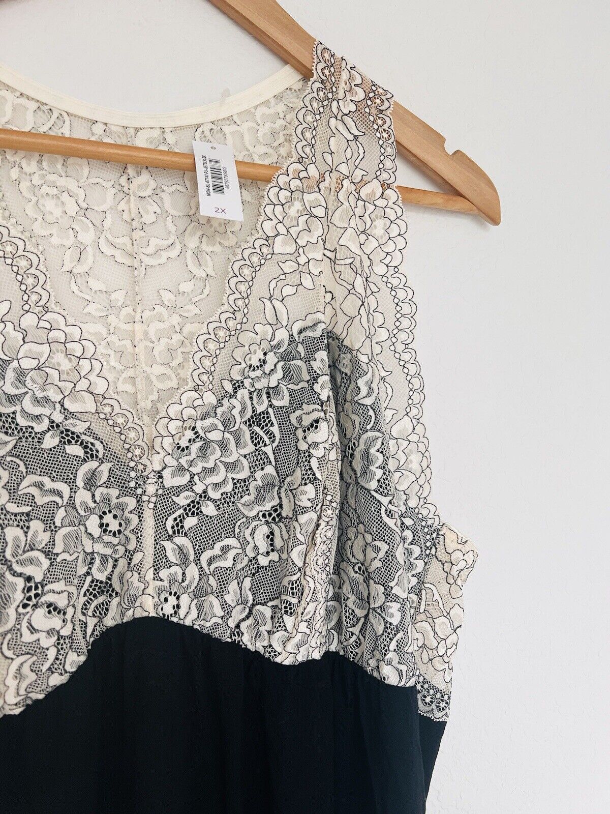 ADORE ME NWT Ivory/Black Lace Racerback Top Sz X2 Plus Tank