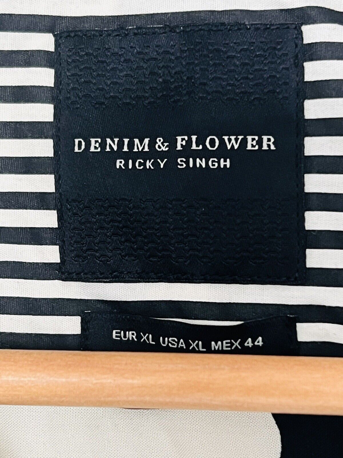 DENIM & FLOWER Ricky Singh Button Down Shirt Sz XL Viscose Floral Short Sleeve