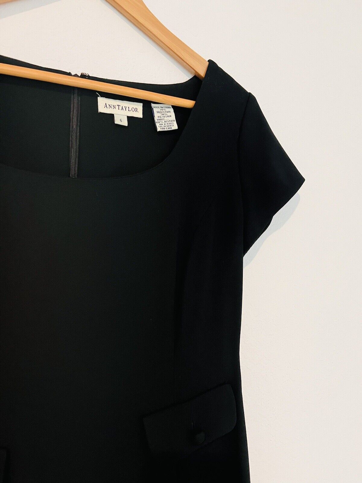 ANN TAYLOR Little Black Dress Sz 6 Faux Front Pockets Classic Back Zipper Office