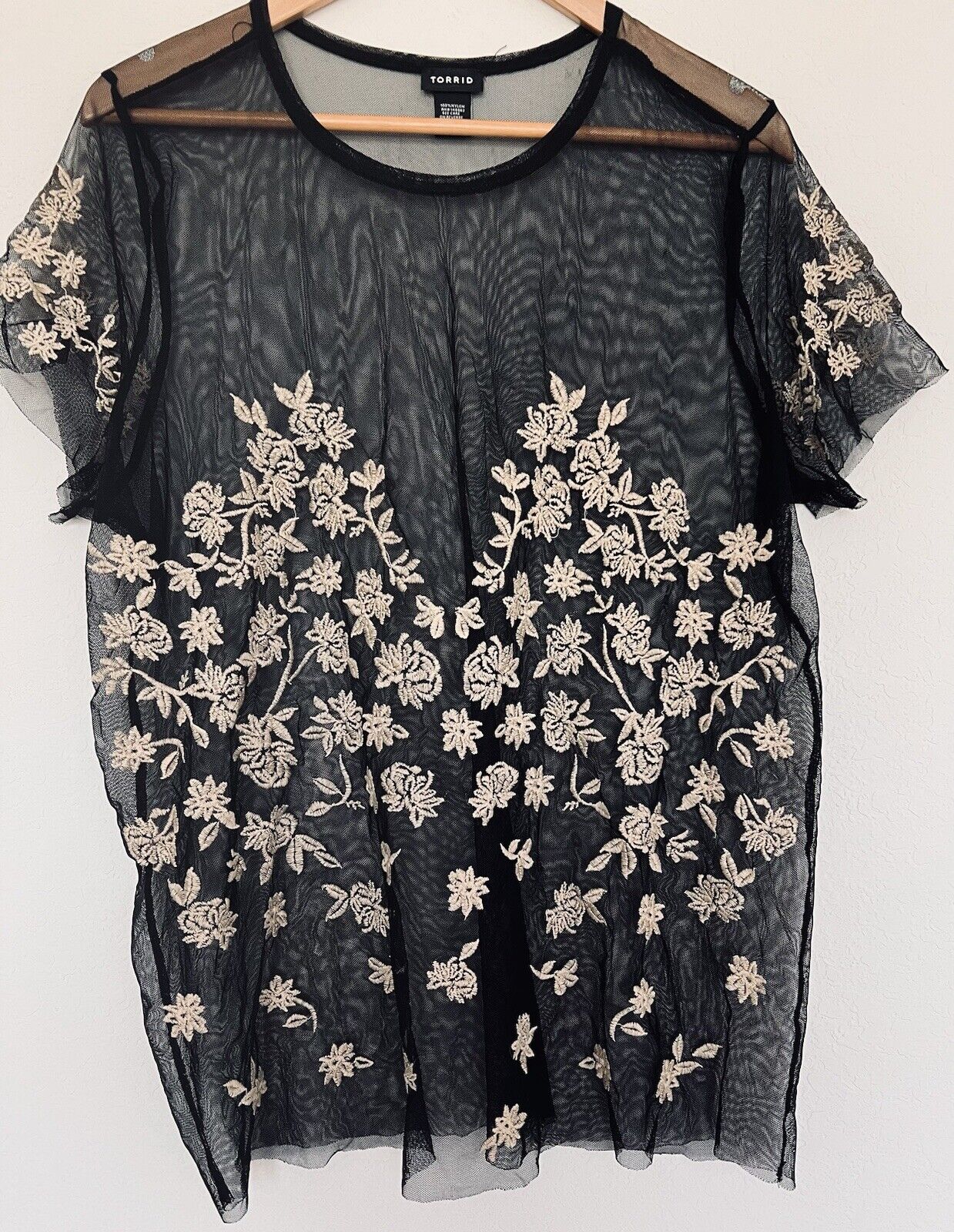 TORRID Floral Embroidered Sheer Blouse Sz M Black Short Sleeve Top
