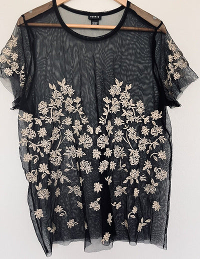 TORRID Floral Embroidered Sheer Blouse Sz M Black Short Sleeve Top