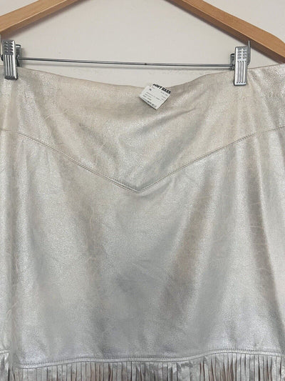 SHYANNE Faux Suede Skirt Sz Silver Fringe Knee Length Soft Western Boho Festival