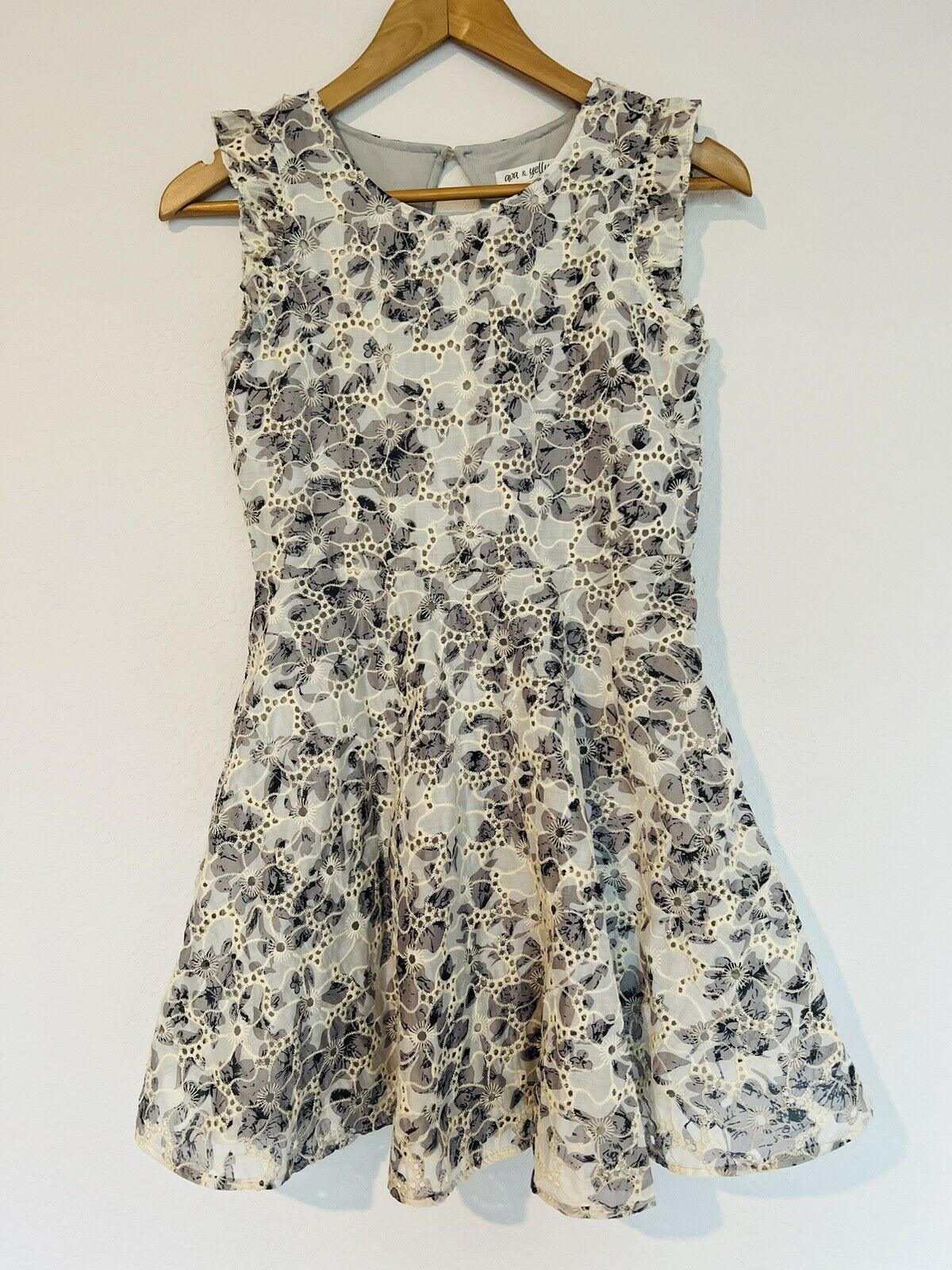 Ava & Yelly Girls Fit & Flare Dress Sz 14 Floral Eyelet Flutter Sleeve Easter