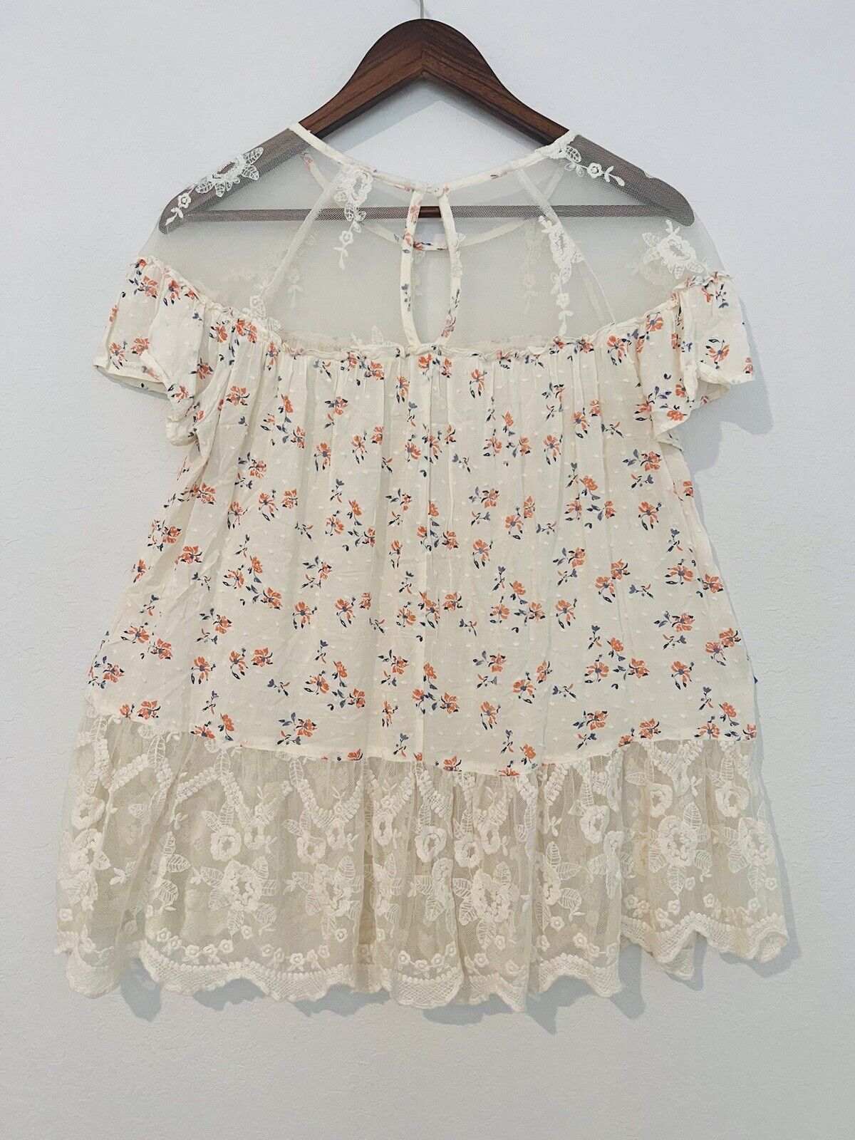 ALTAR'D STATE Womens Floral Tunic Top Sz M Lace Short Sleeve Boho Coquette
