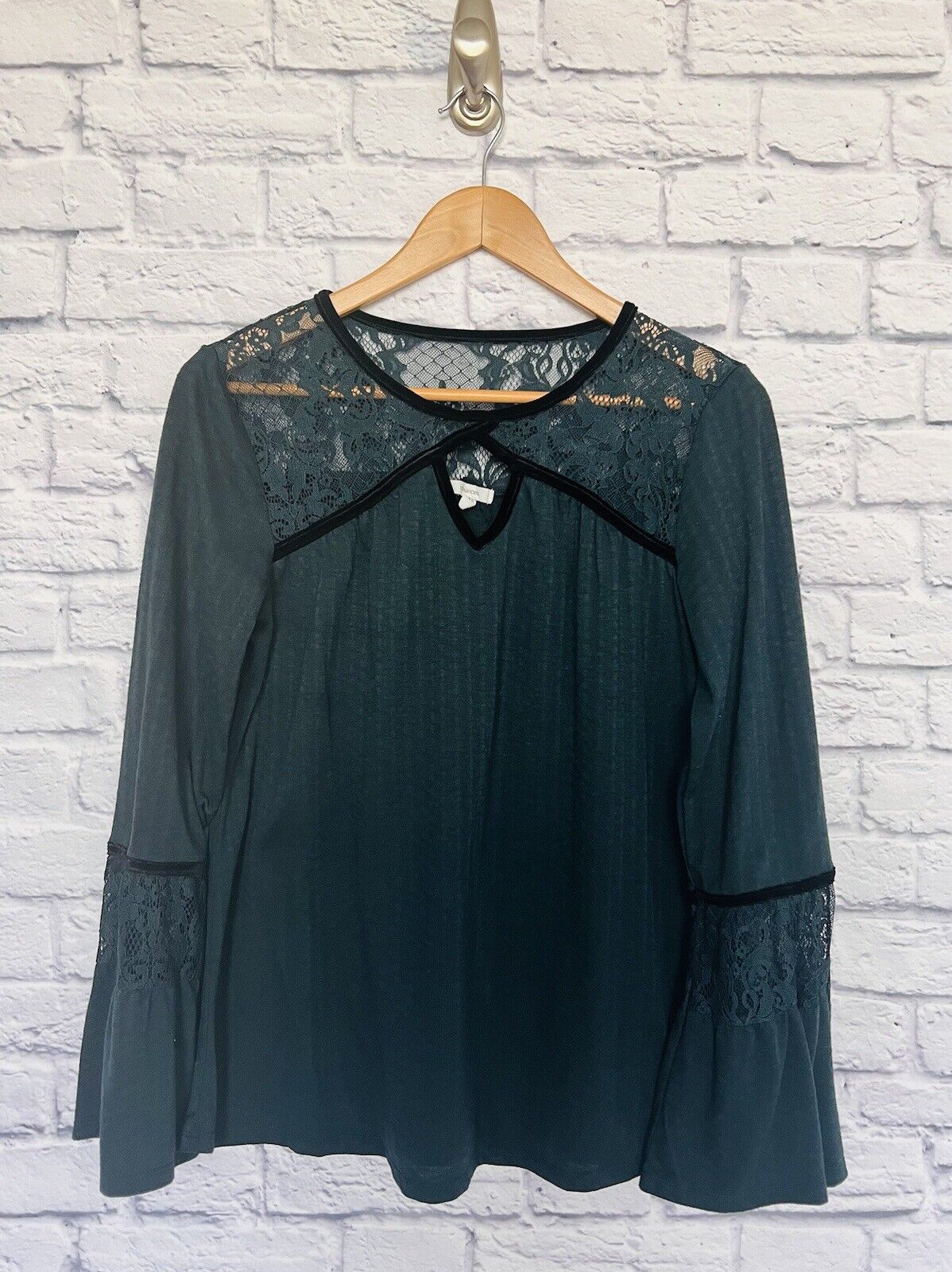 MAURICES  Dark Green Long Sleeve Top Sz M Velvet Trim Lace Boho Whimsigoth