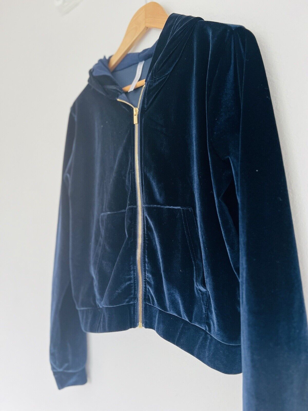 Fabletics Velvet Velour Sweatshirt Sz S Gold Zip Hoodie Dark Navy