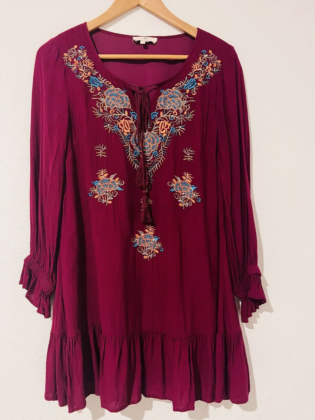 ENTRO Floral Embroidered Tunic Dress Sz S Burgundy Western Swingy Flowy Tie Neck