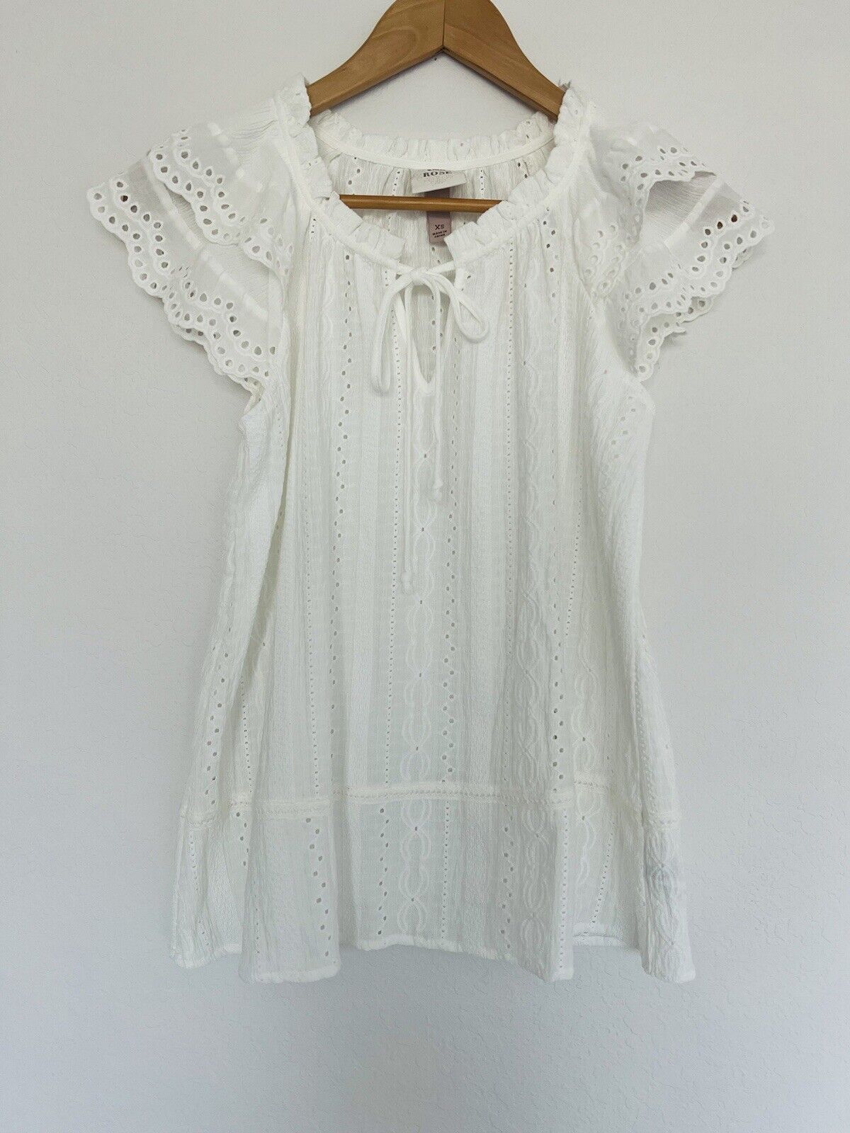 KNOX ROSE White Blouse Sz XS Boho Tassel V-Neck Floral Eyelet White Top