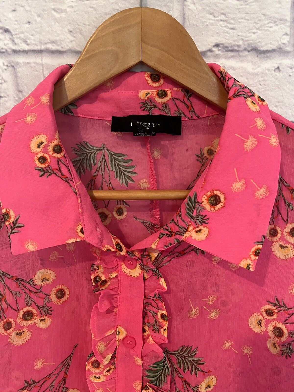 FOREVER 21 Sheer Sz 3X Button Front Blouse Pink Floral Long Sleeve Ruffle Boho