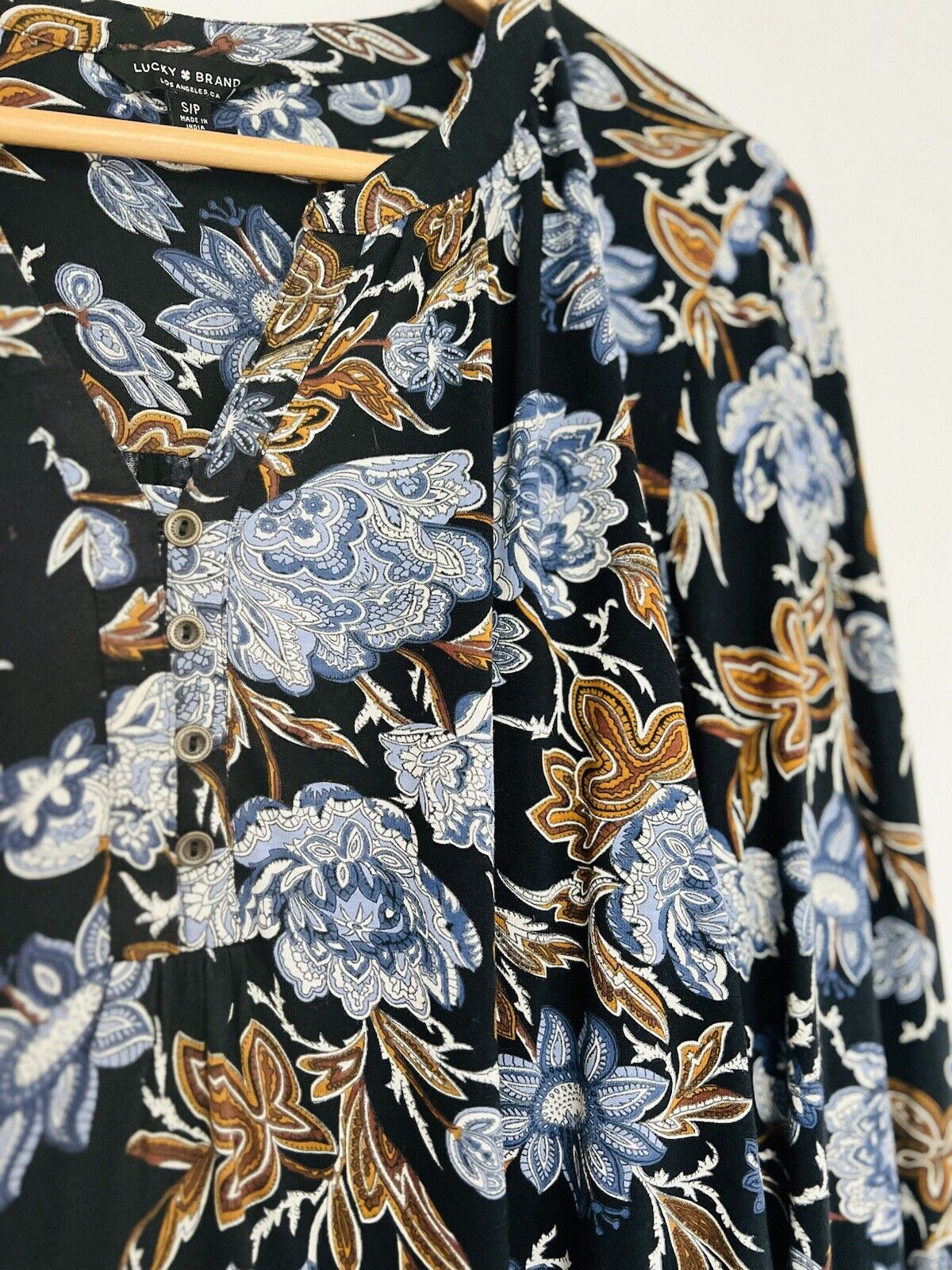 LUCKY BRAND Floral Jersey Knit Blouse Sz PS Hi-Low  V-Neck Button Boho Western